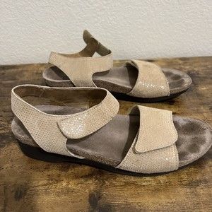 Munro Catelyn Platform Womens Sandals Sz 8.5 N Sling Back M510240 Beige